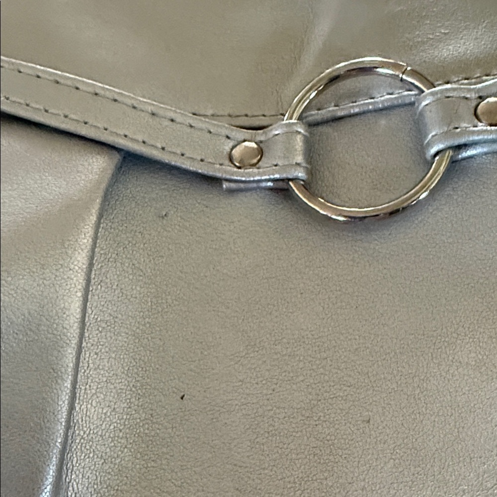 Lancome Elegant Silver Cosmetic Bag - Picture 5 of 6